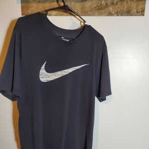 Essential Nike Tshirt XL